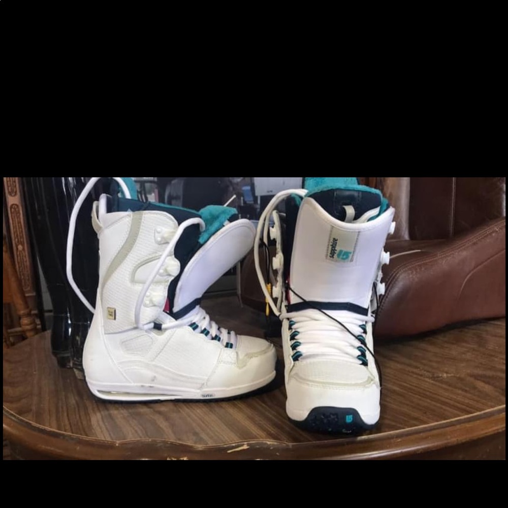 2017 Burton Sapphire snowboarding boots